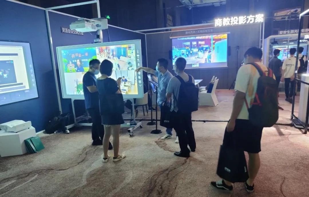 【突破视界，影享未来】EPSON行业解决方案全国巡展北京、站圆满成功，东博OMO智慧双师课堂获关注(图3)
